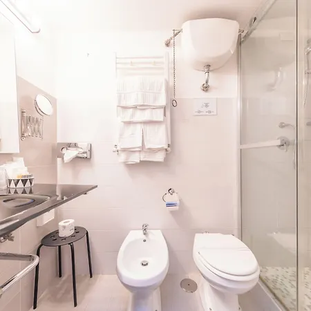 In Bb - Skylight Double In History House ローマ